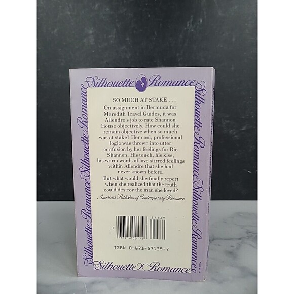 Vitek, Donna - Garden of the Moongate - Silhouette Publishers - #139- Paperback - Picture 9 of 10